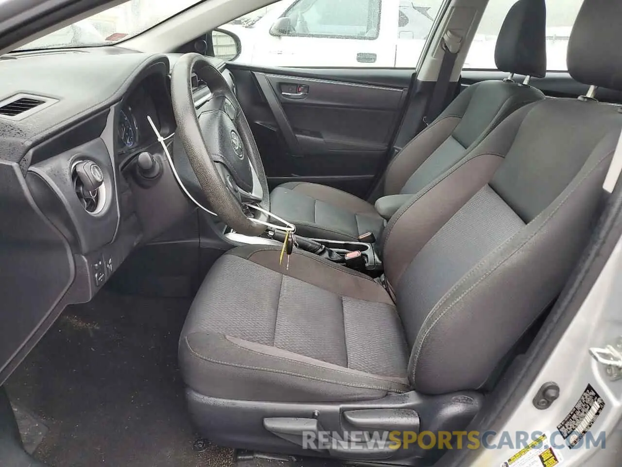 7 Photograph of a damaged car 2T1BURHE5KC184037 TOYOTA COROLLA 2019