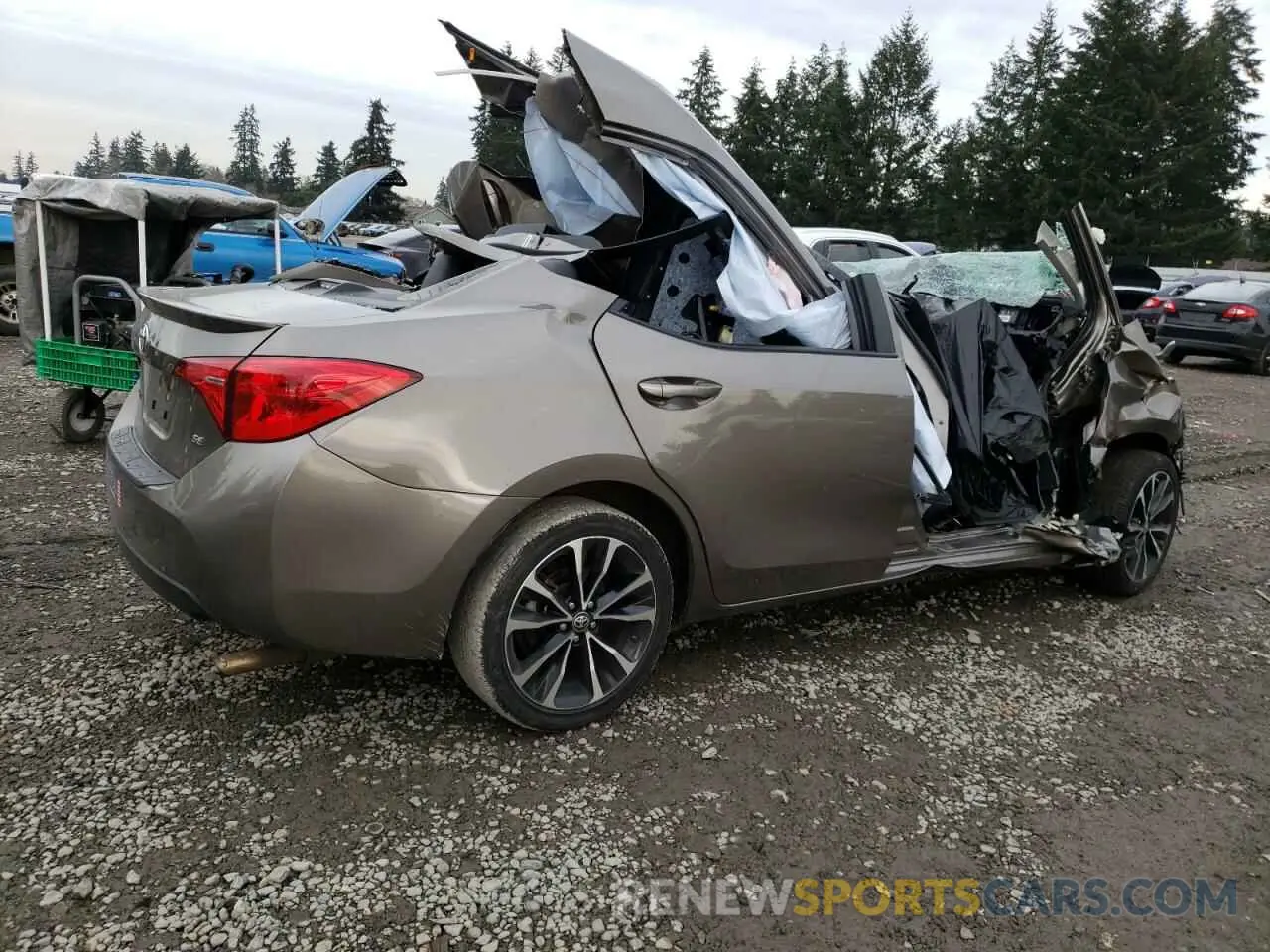 3 Photograph of a damaged car 2T1BURHE5KC184667 TOYOTA COROLLA 2019