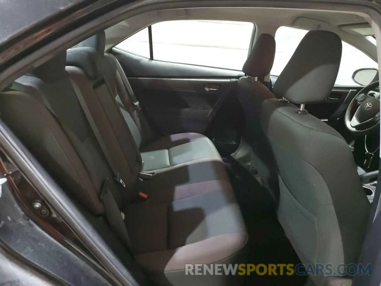 11 Photograph of a damaged car 2T1BURHE5KC185821 TOYOTA COROLLA 2019