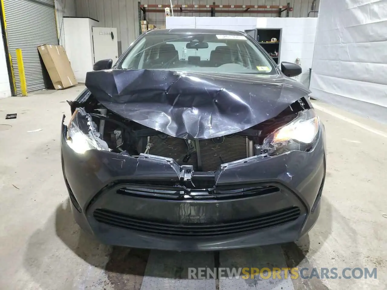 5 Photograph of a damaged car 2T1BURHE5KC185821 TOYOTA COROLLA 2019