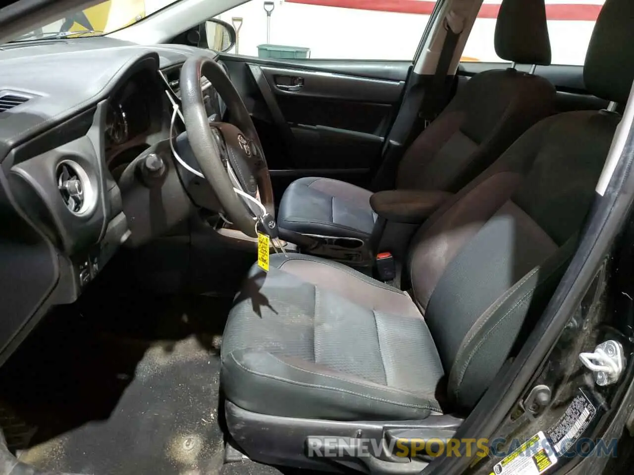 7 Photograph of a damaged car 2T1BURHE5KC185821 TOYOTA COROLLA 2019