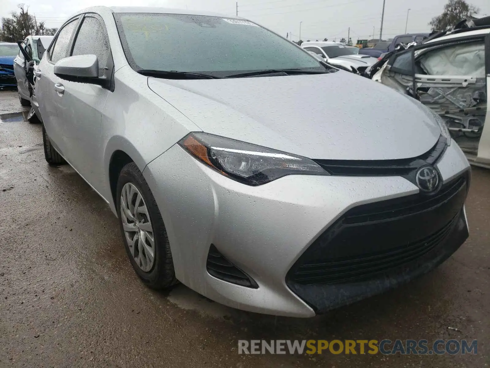 1 Photograph of a damaged car 2T1BURHE5KC186726 TOYOTA COROLLA 2019