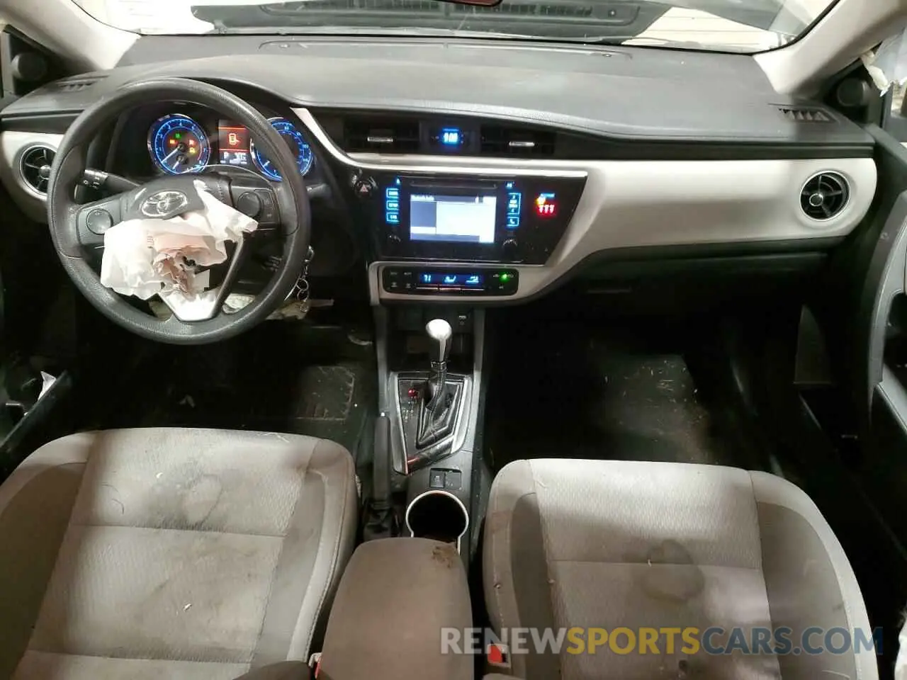 8 Photograph of a damaged car 2T1BURHE5KC186984 TOYOTA COROLLA 2019