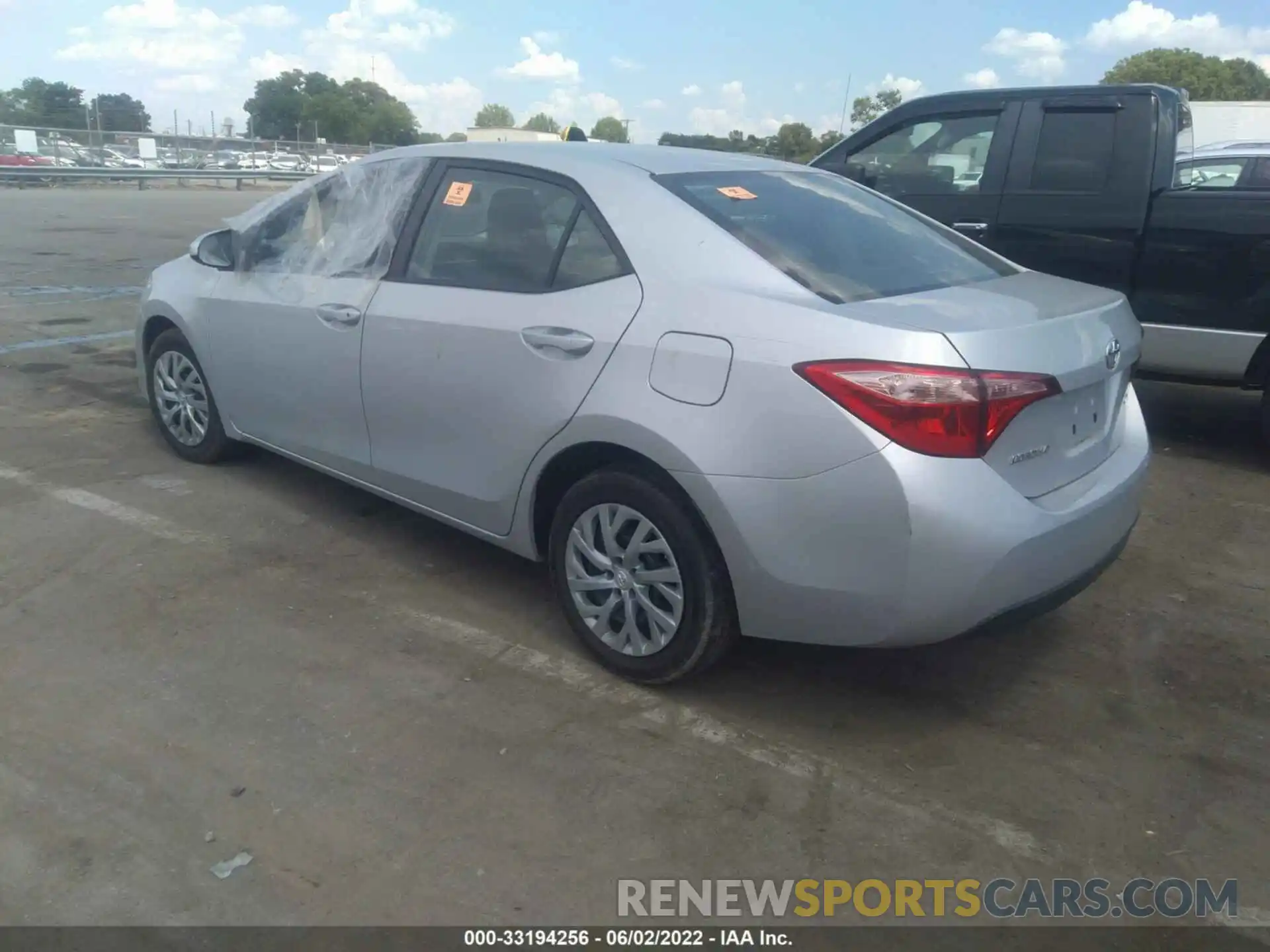 3 Photograph of a damaged car 2T1BURHE5KC187357 TOYOTA COROLLA 2019