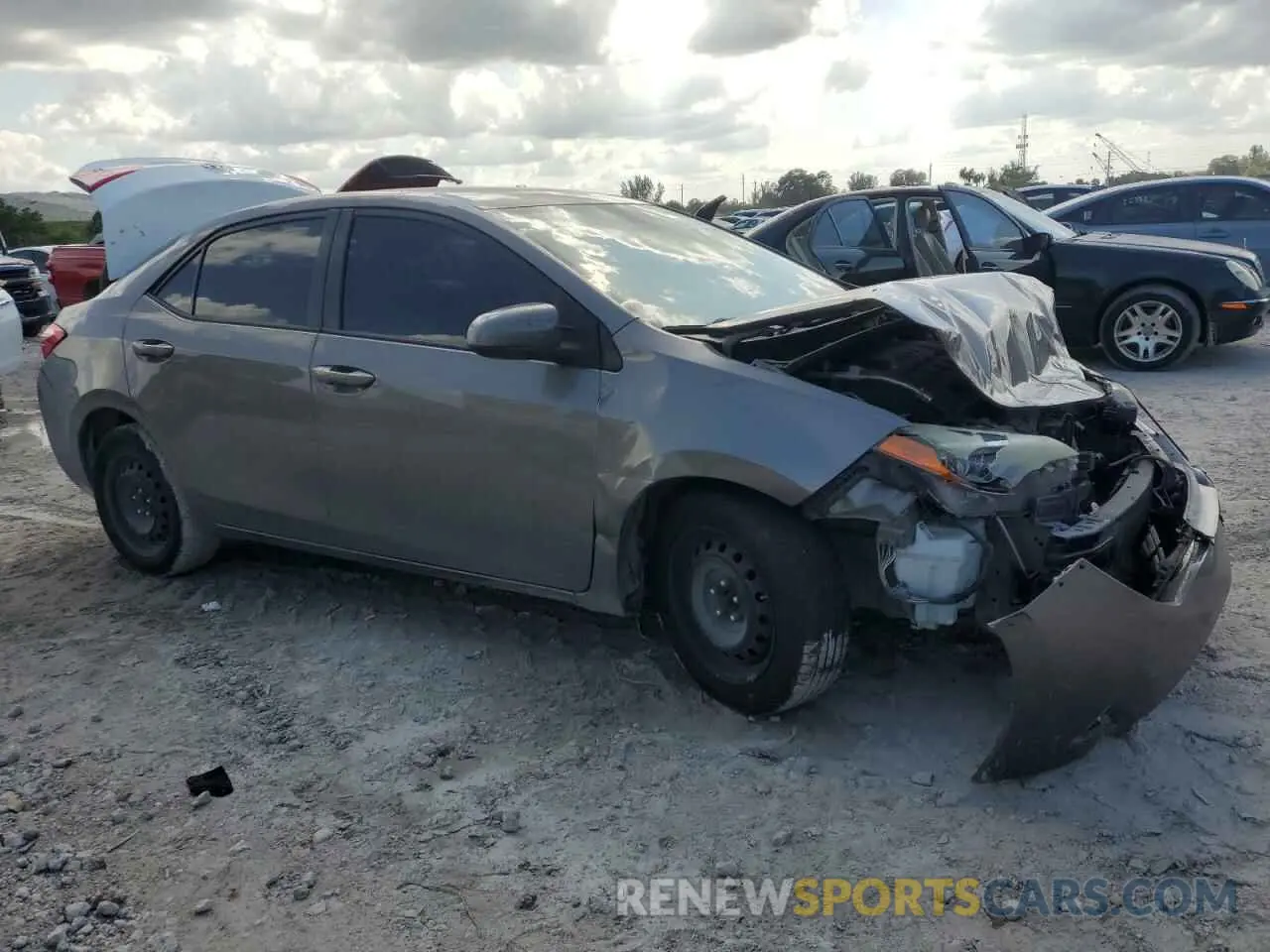4 Photograph of a damaged car 2T1BURHE5KC187987 TOYOTA COROLLA 2019