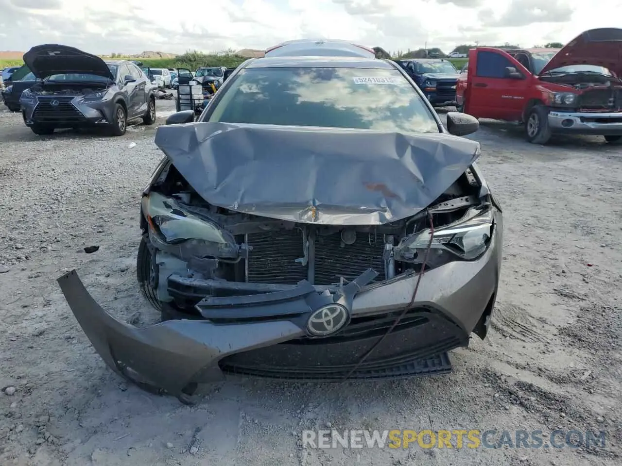 5 Photograph of a damaged car 2T1BURHE5KC187987 TOYOTA COROLLA 2019