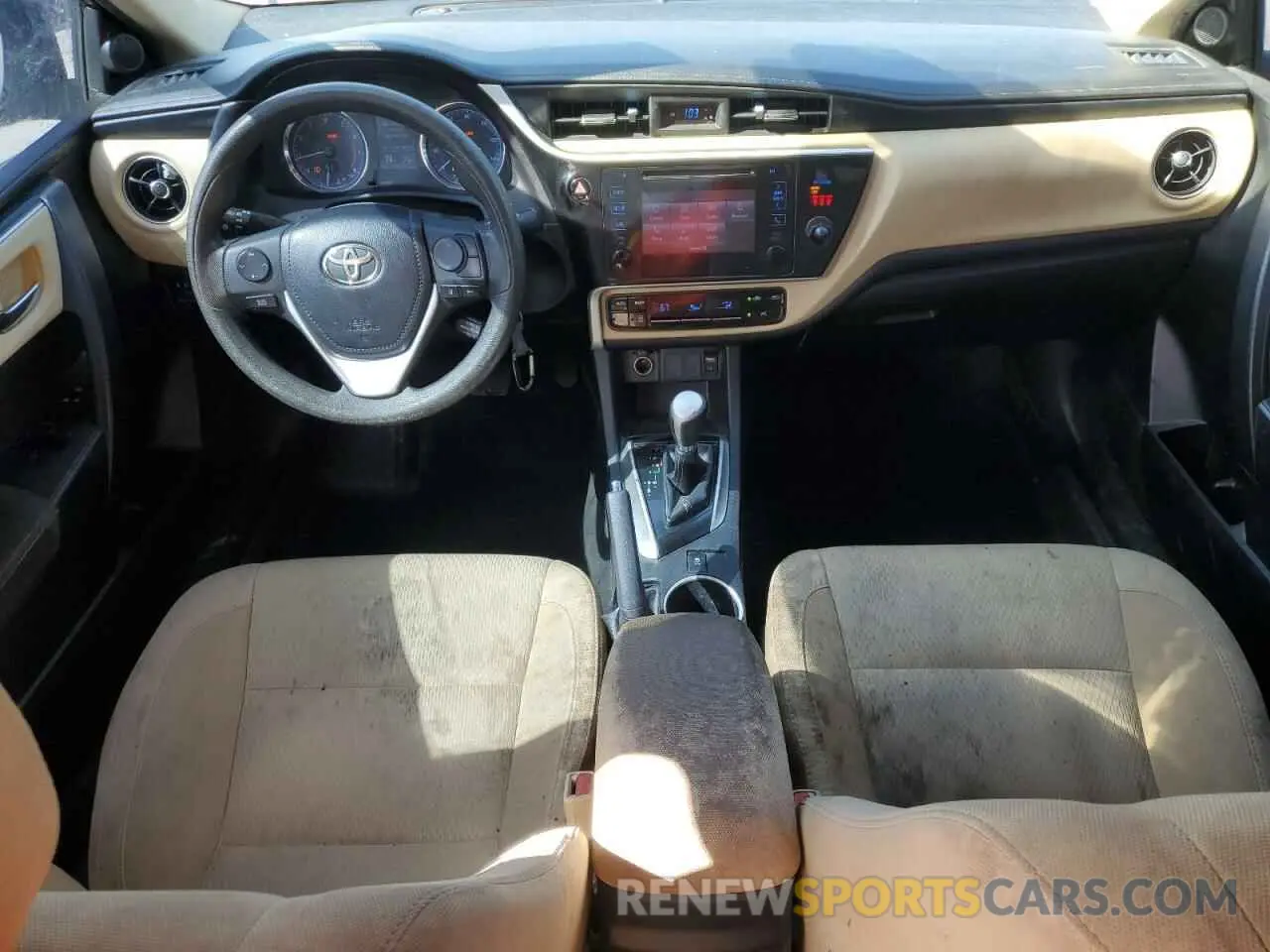 8 Photograph of a damaged car 2T1BURHE5KC187987 TOYOTA COROLLA 2019