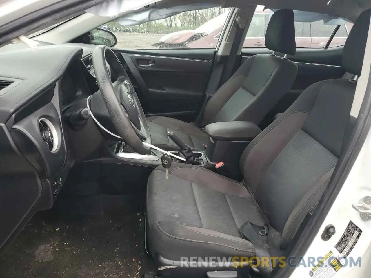 7 Photograph of a damaged car 2T1BURHE5KC192820 TOYOTA COROLLA 2019