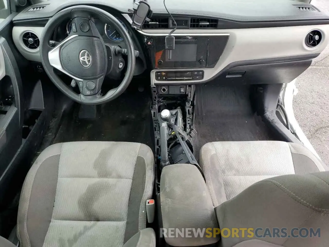 8 Photograph of a damaged car 2T1BURHE5KC192994 TOYOTA COROLLA 2019