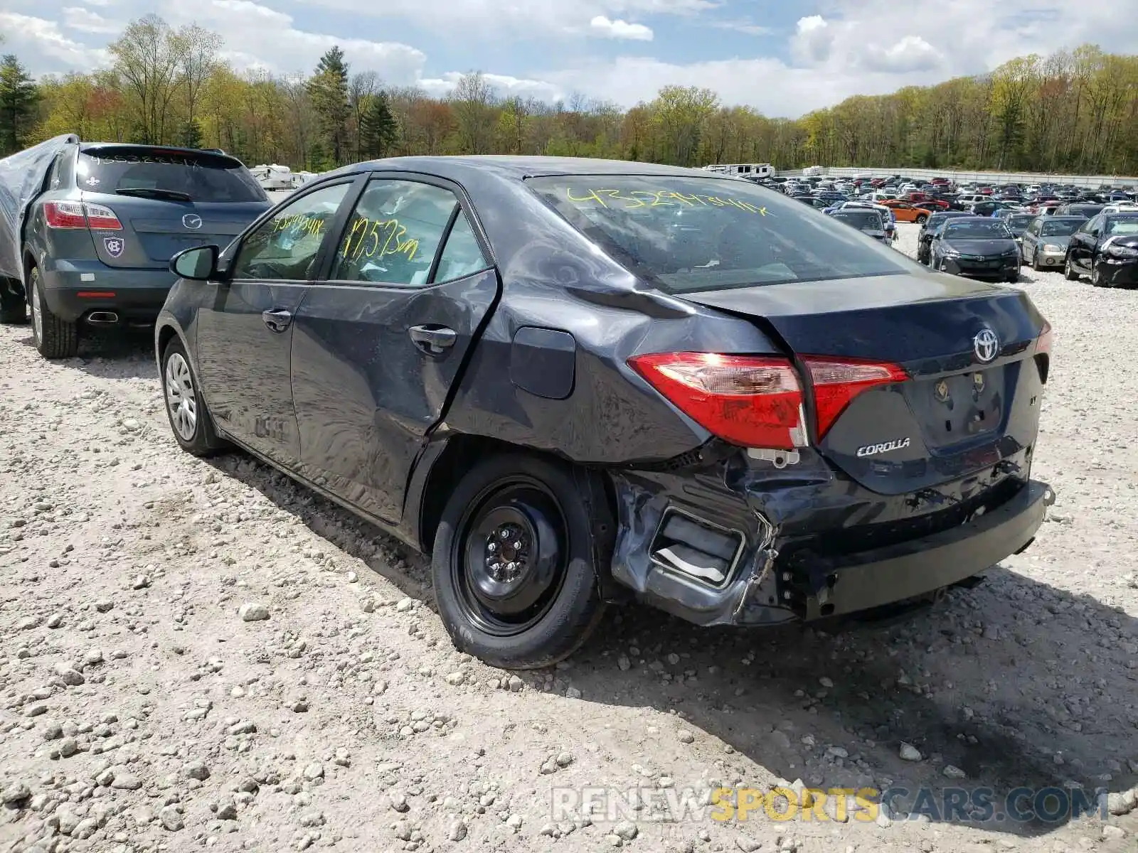 3 Photograph of a damaged car 2T1BURHE5KC193627 TOYOTA COROLLA 2019