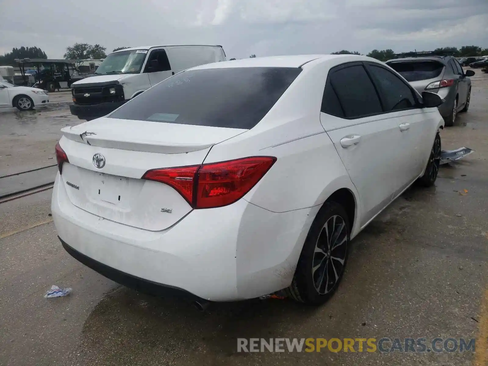 4 Photograph of a damaged car 2T1BURHE5KC202309 TOYOTA COROLLA 2019