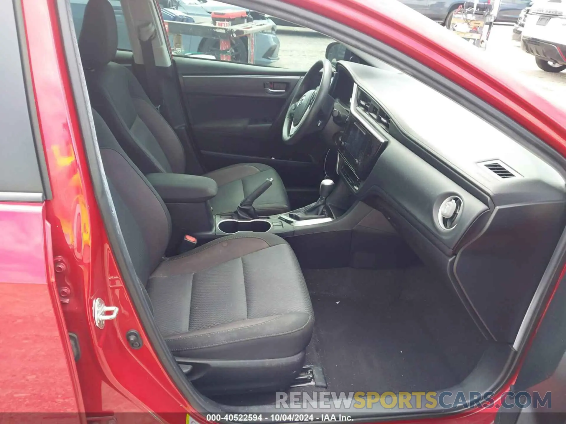 5 Photograph of a damaged car 2T1BURHE5KC202827 TOYOTA COROLLA 2019