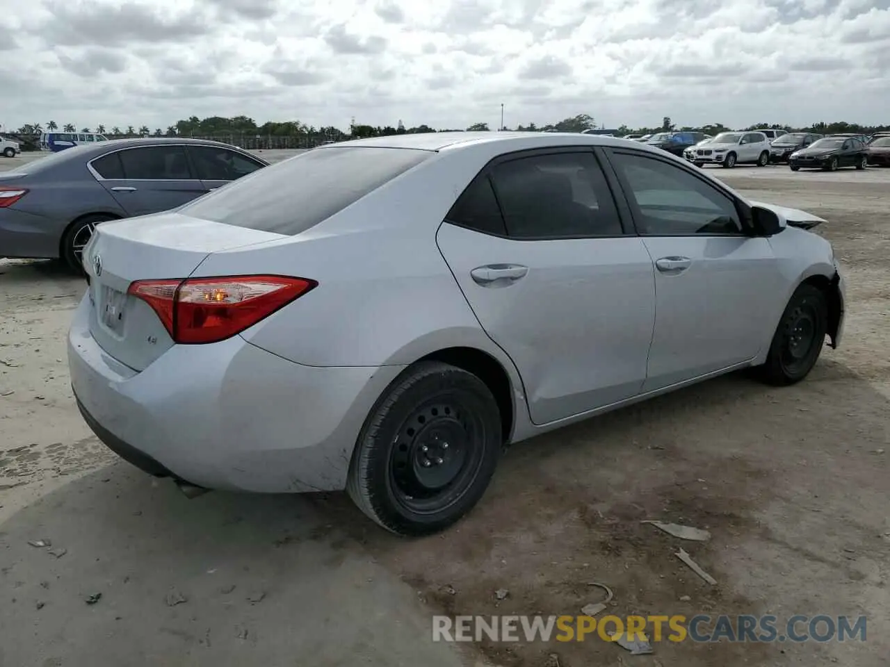 3 Photograph of a damaged car 2T1BURHE5KC203413 TOYOTA COROLLA 2019