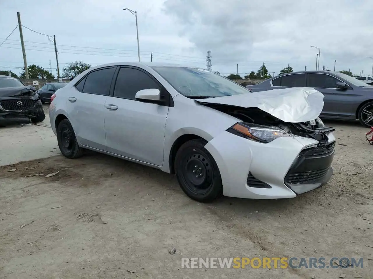4 Photograph of a damaged car 2T1BURHE5KC203413 TOYOTA COROLLA 2019