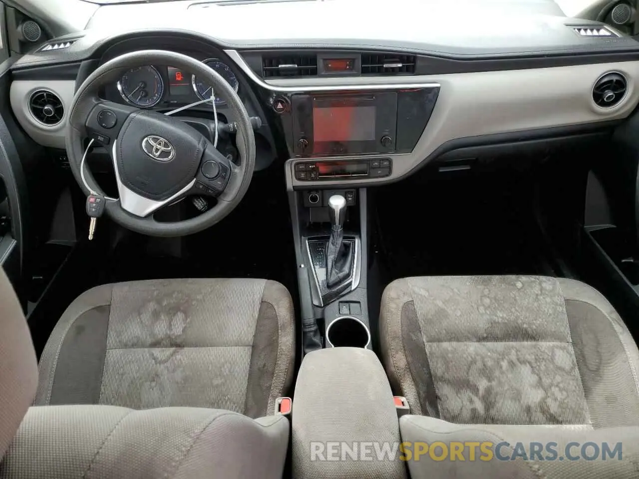 8 Photograph of a damaged car 2T1BURHE5KC203413 TOYOTA COROLLA 2019