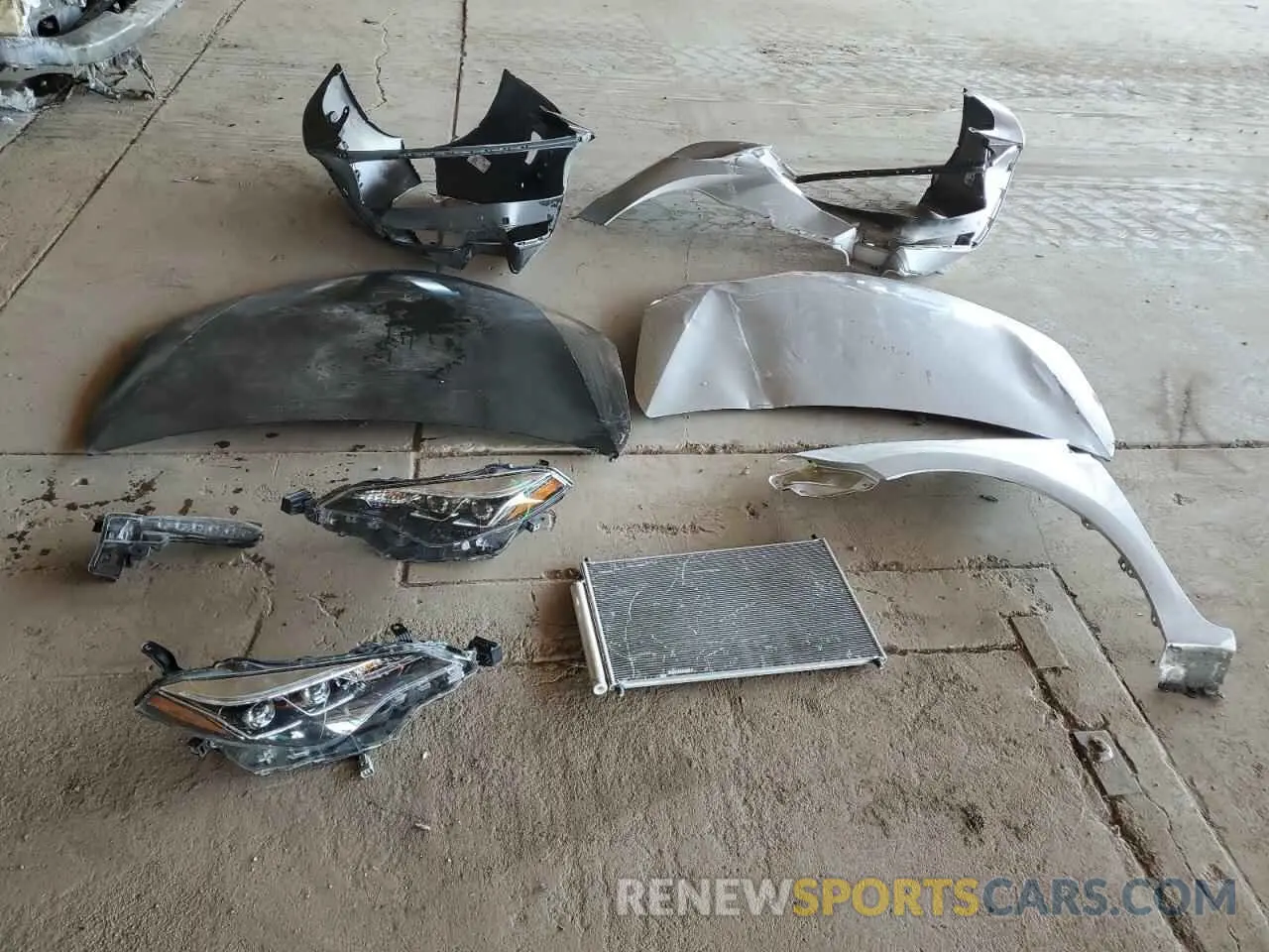 12 Photograph of a damaged car 2T1BURHE5KC207915 TOYOTA COROLLA 2019