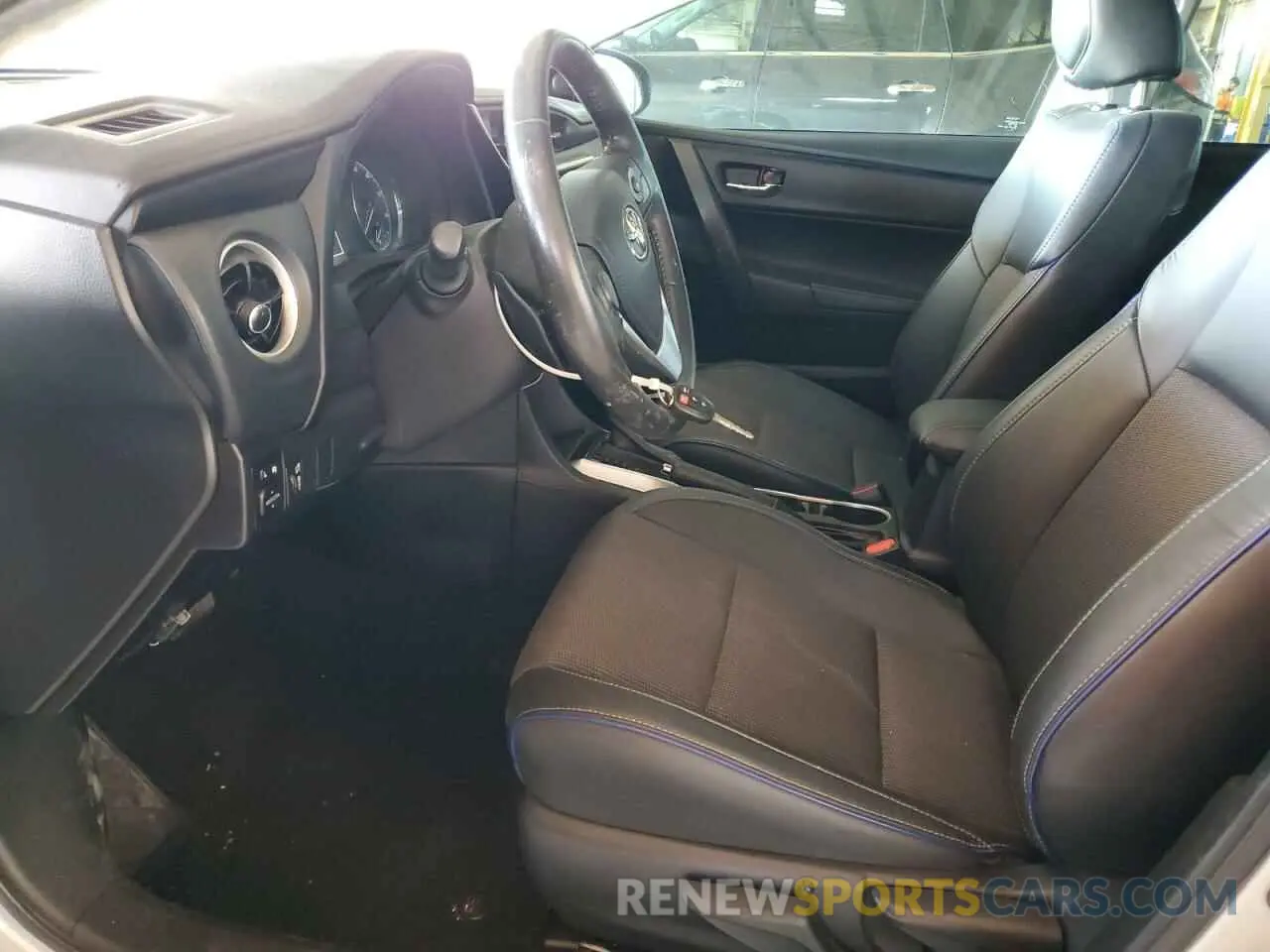 7 Photograph of a damaged car 2T1BURHE5KC207915 TOYOTA COROLLA 2019