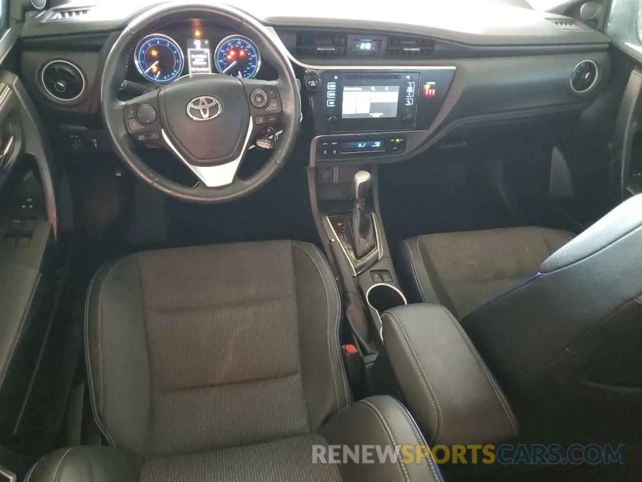 8 Photograph of a damaged car 2T1BURHE5KC207915 TOYOTA COROLLA 2019