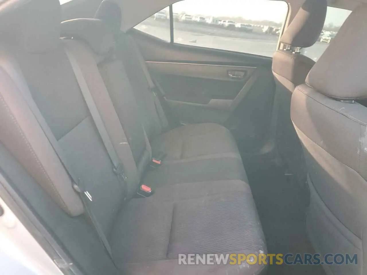 10 Photograph of a damaged car 2T1BURHE5KC208756 TOYOTA COROLLA 2019