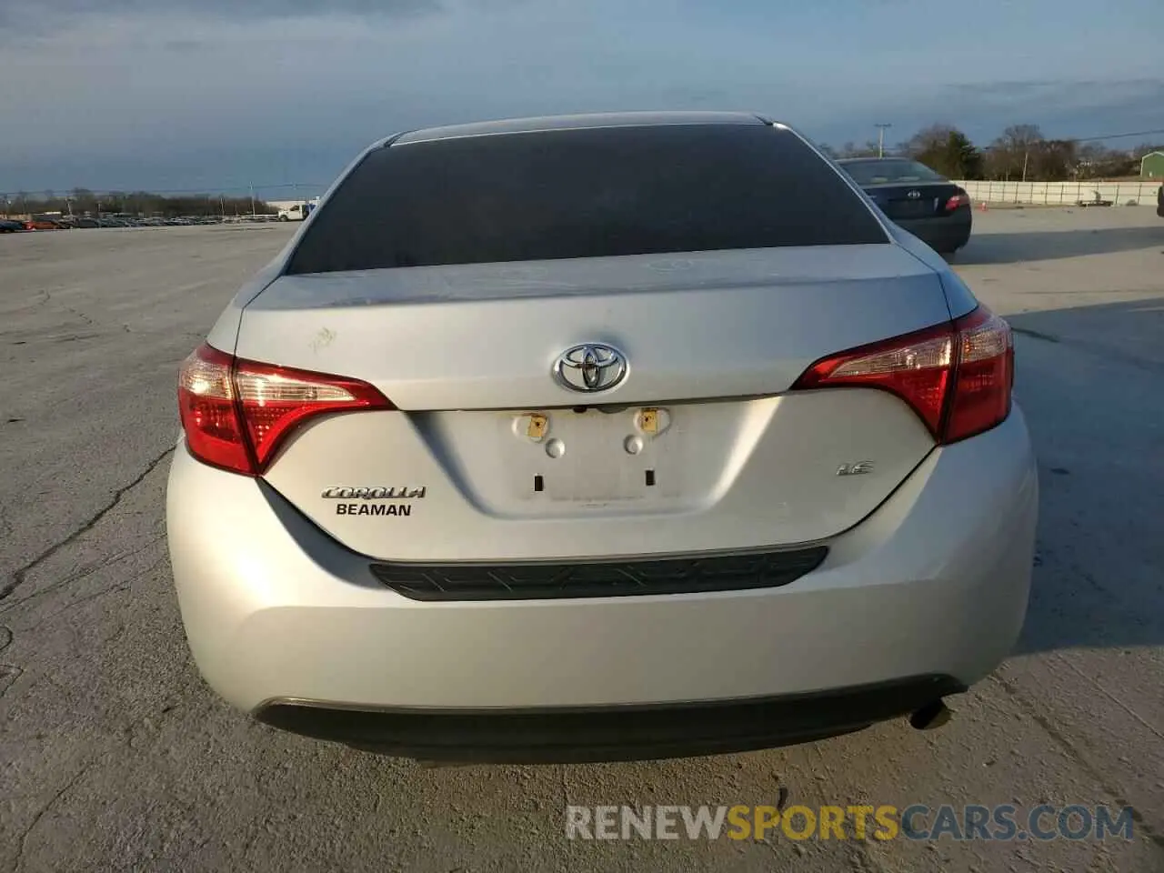 6 Photograph of a damaged car 2T1BURHE5KC208756 TOYOTA COROLLA 2019
