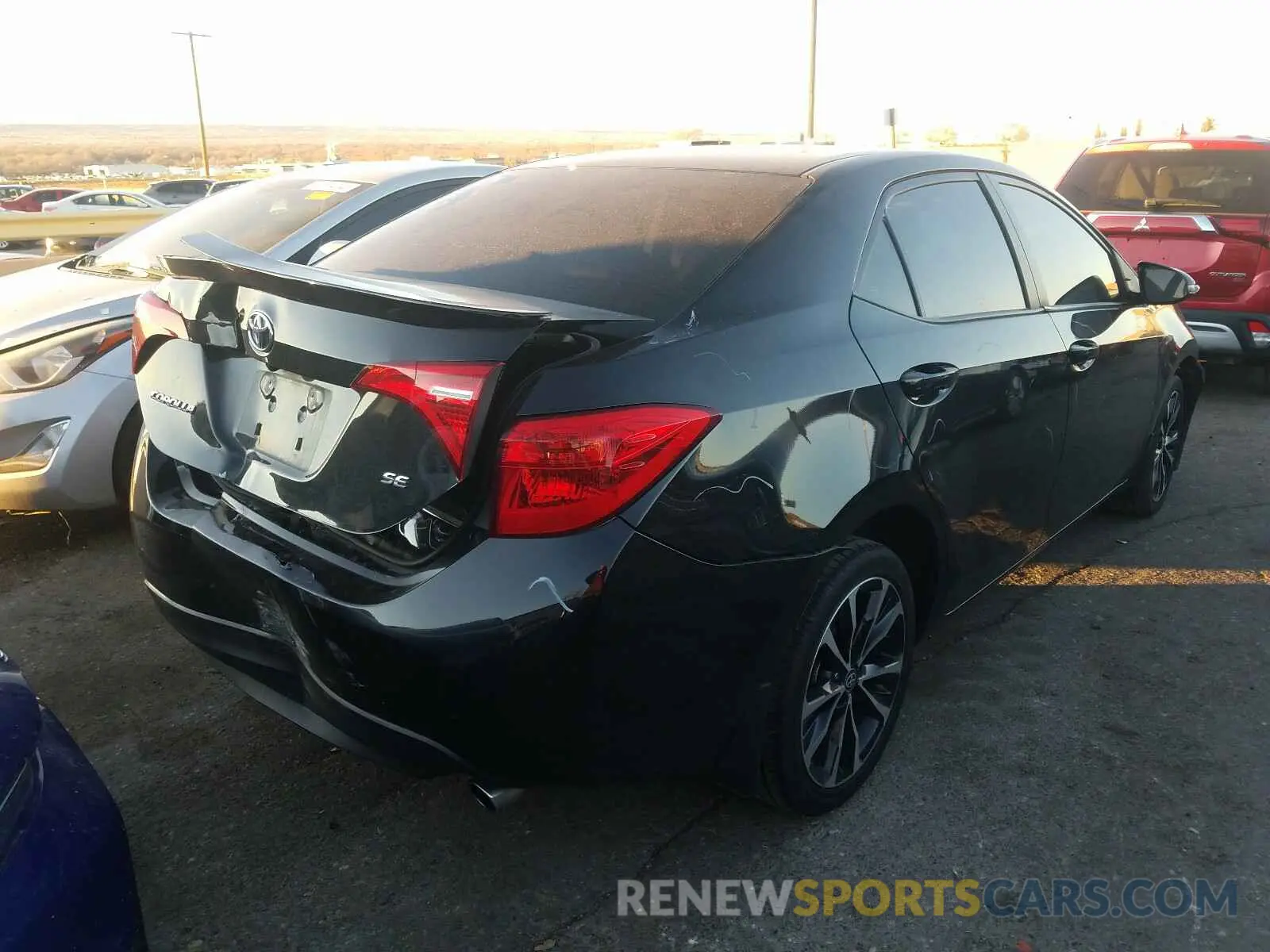 4 Photograph of a damaged car 2T1BURHE5KC211754 TOYOTA COROLLA 2019