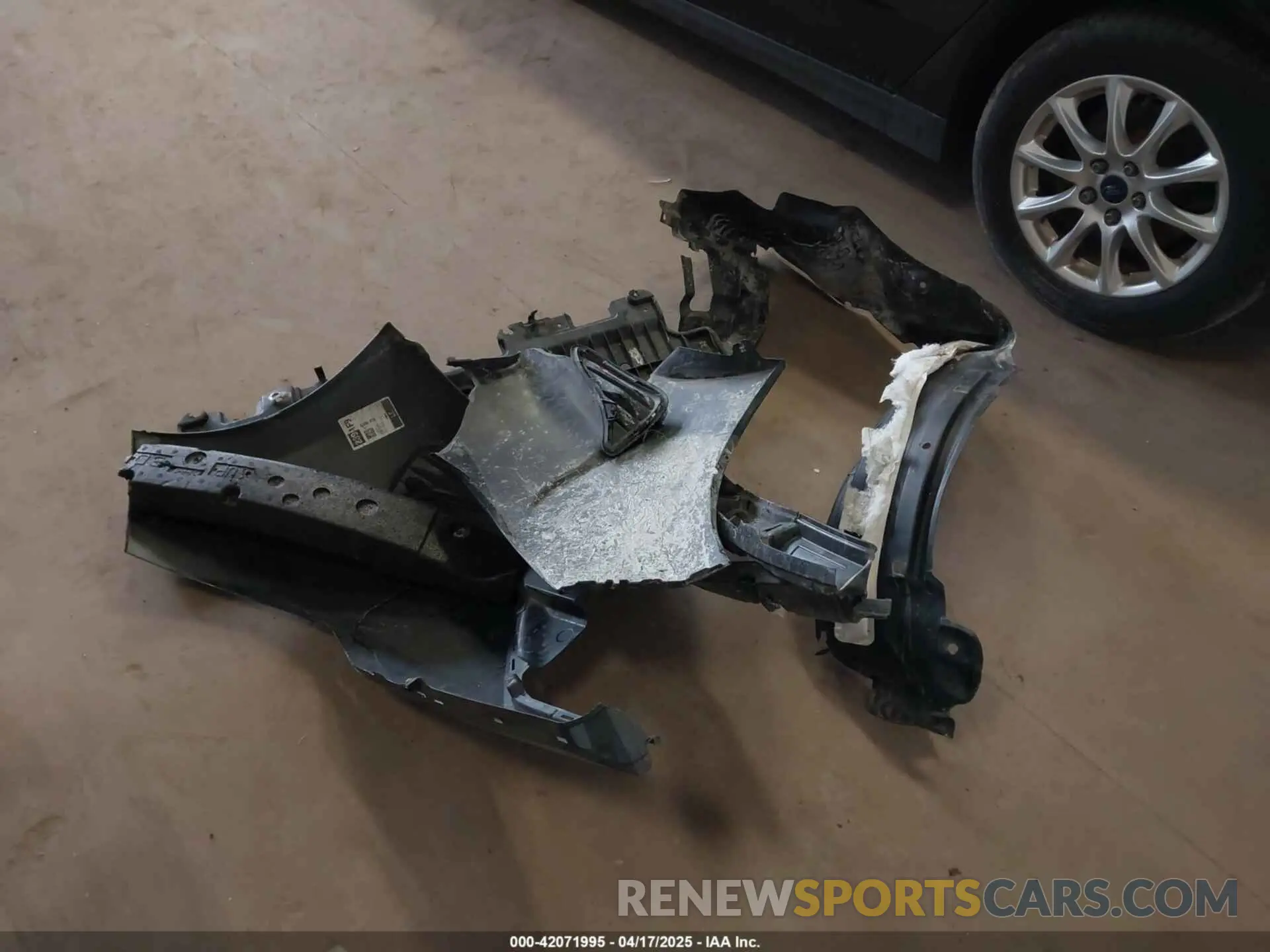 12 Photograph of a damaged car 2T1BURHE5KC211768 TOYOTA COROLLA 2019
