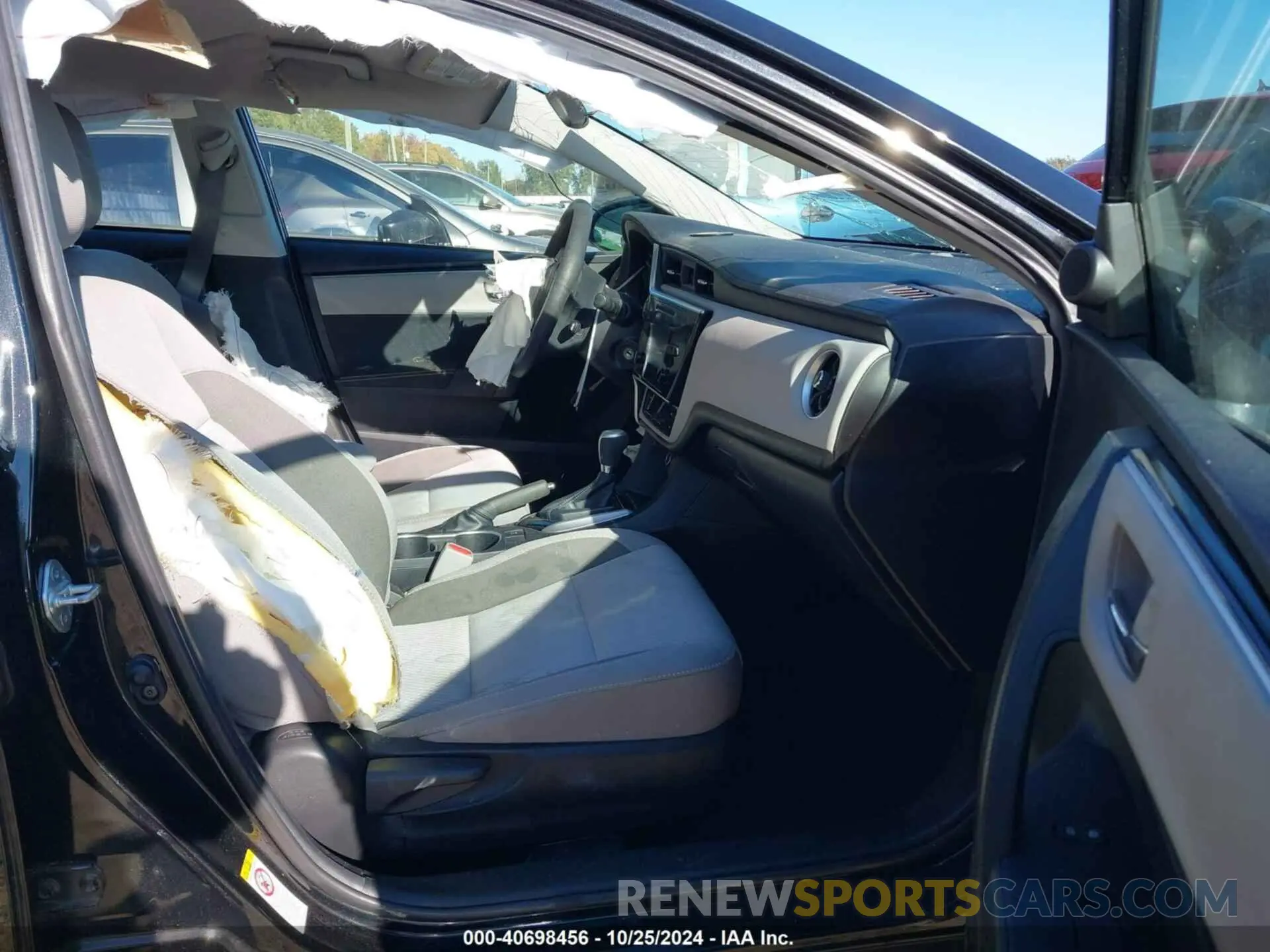 5 Photograph of a damaged car 2T1BURHE5KC214248 TOYOTA COROLLA 2019