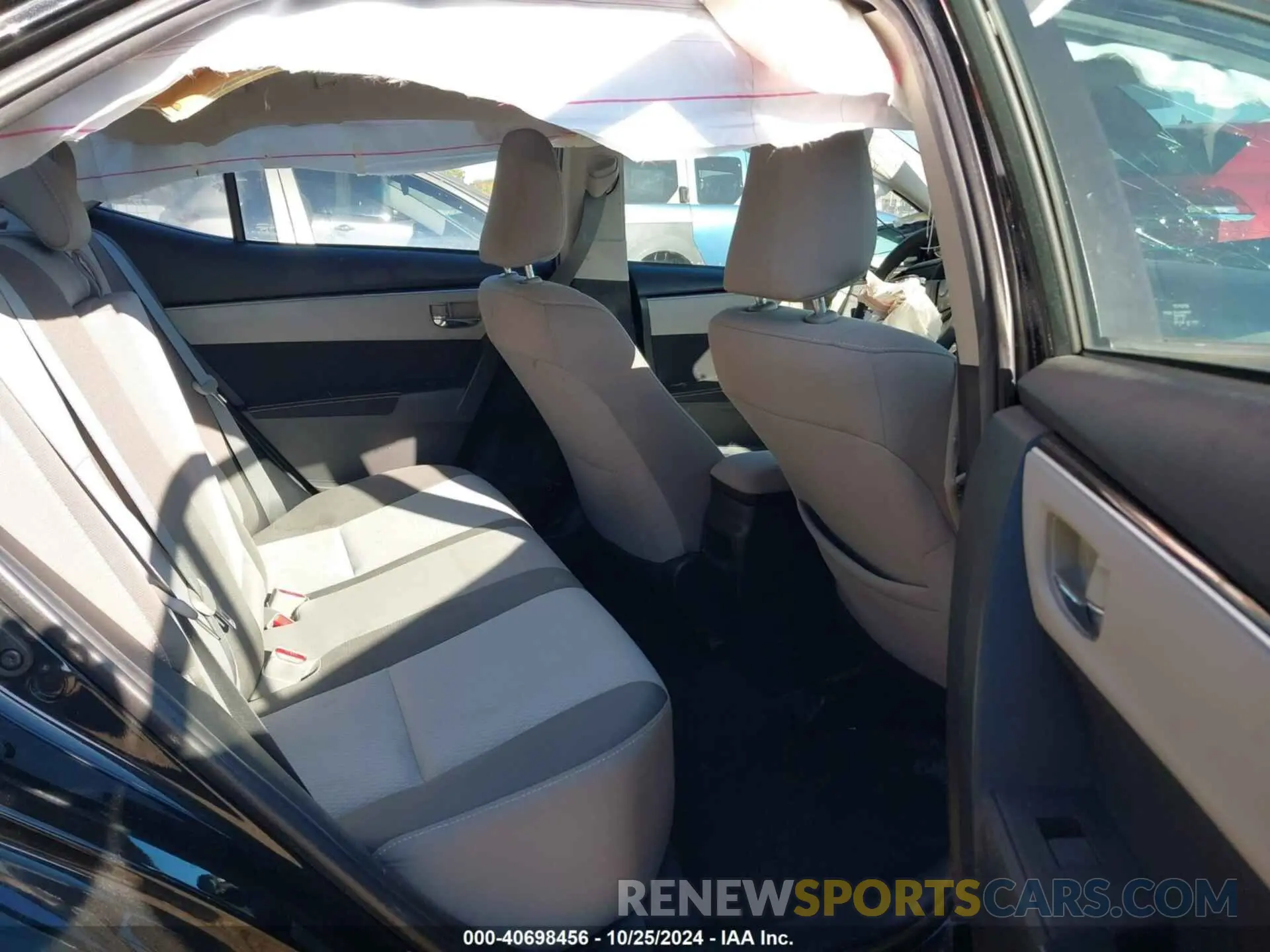 8 Photograph of a damaged car 2T1BURHE5KC214248 TOYOTA COROLLA 2019