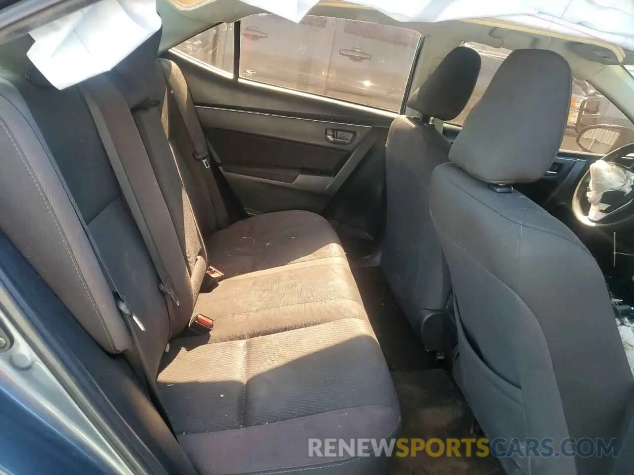 10 Photograph of a damaged car 2T1BURHE5KC214511 TOYOTA COROLLA 2019