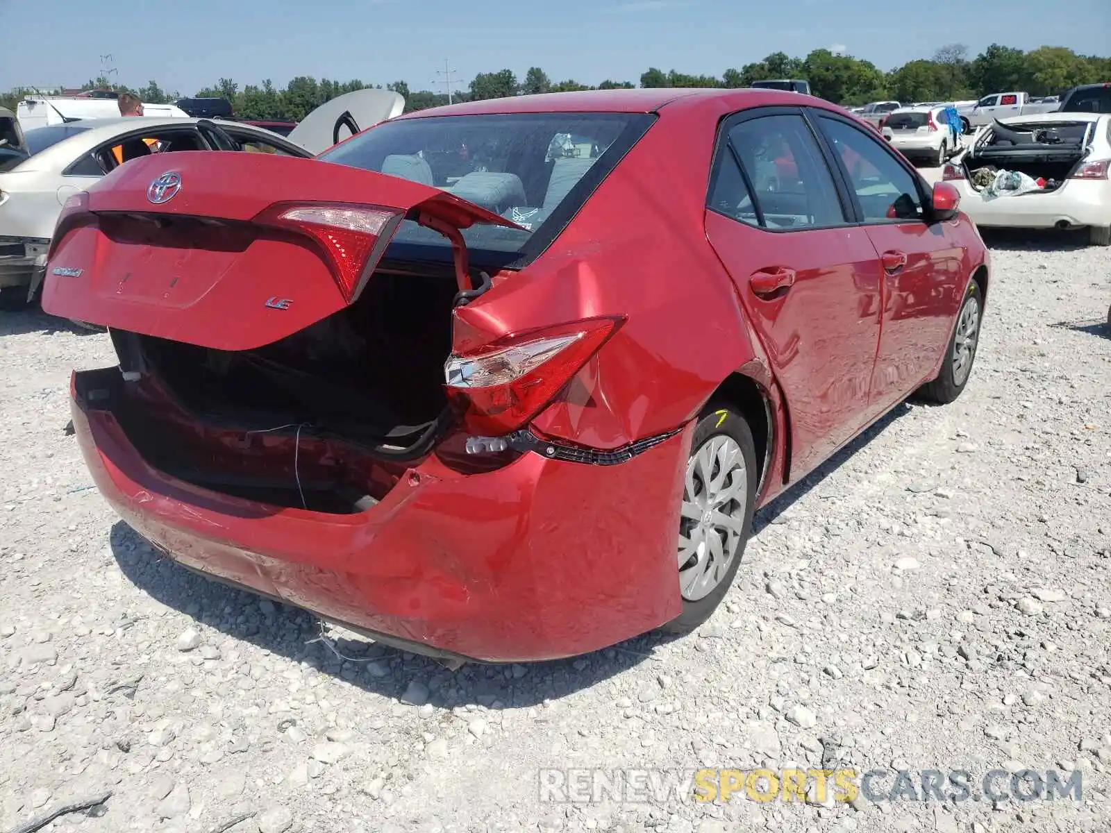 4 Photograph of a damaged car 2T1BURHE5KC218025 TOYOTA COROLLA 2019