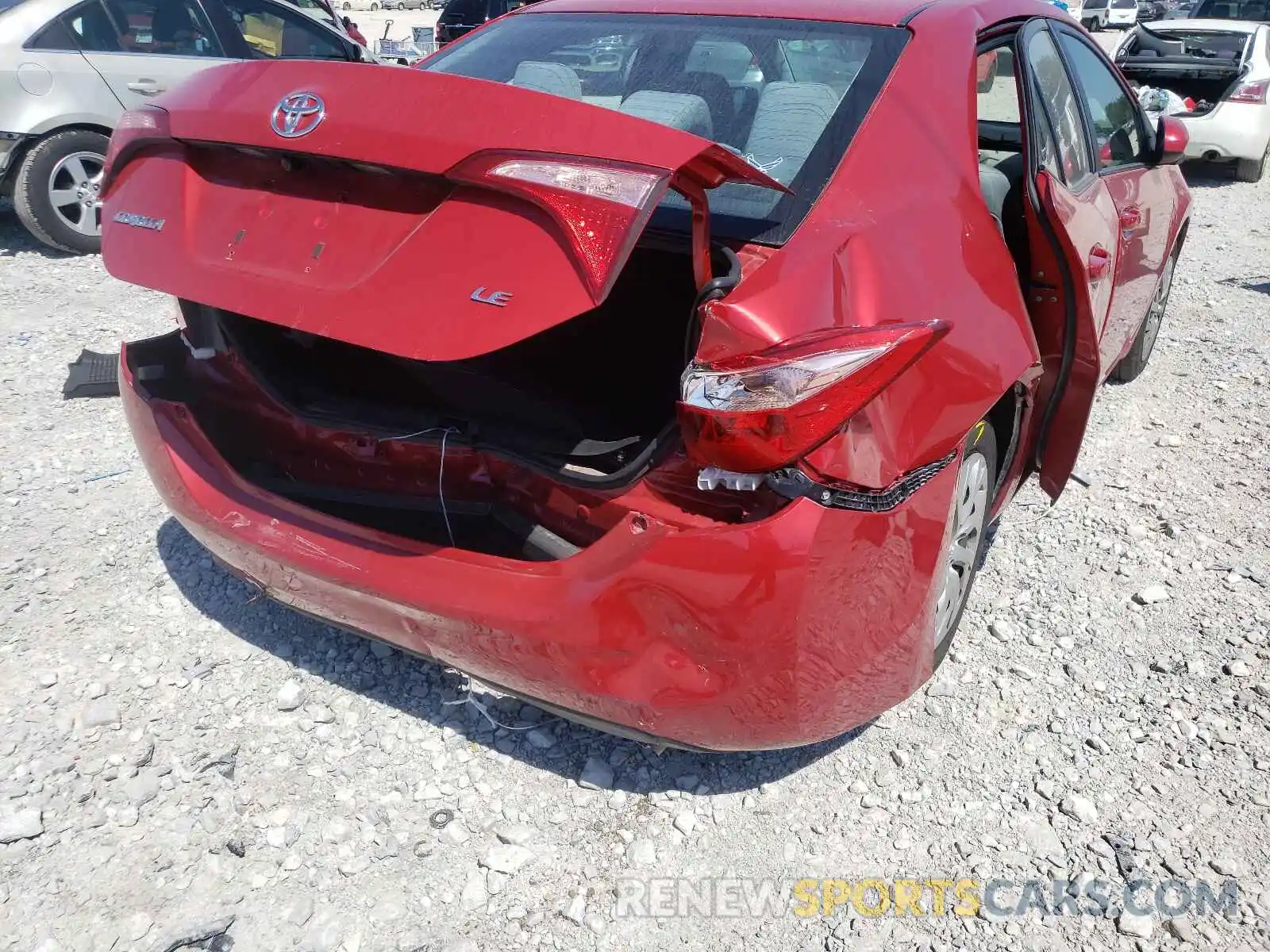 9 Photograph of a damaged car 2T1BURHE5KC218025 TOYOTA COROLLA 2019