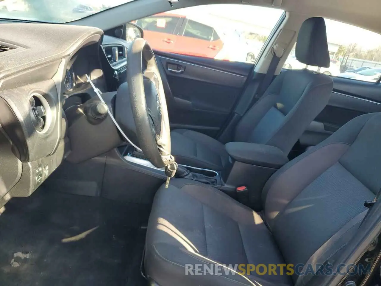 7 Photograph of a damaged car 2T1BURHE5KC219952 TOYOTA COROLLA 2019