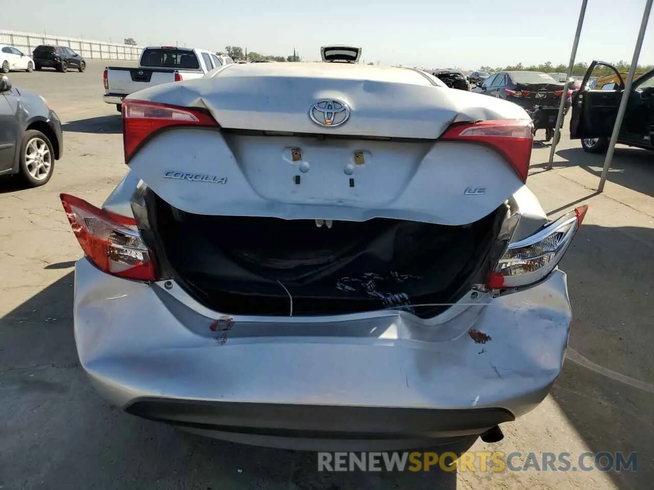 6 Photograph of a damaged car 2T1BURHE5KC225959 TOYOTA COROLLA 2019