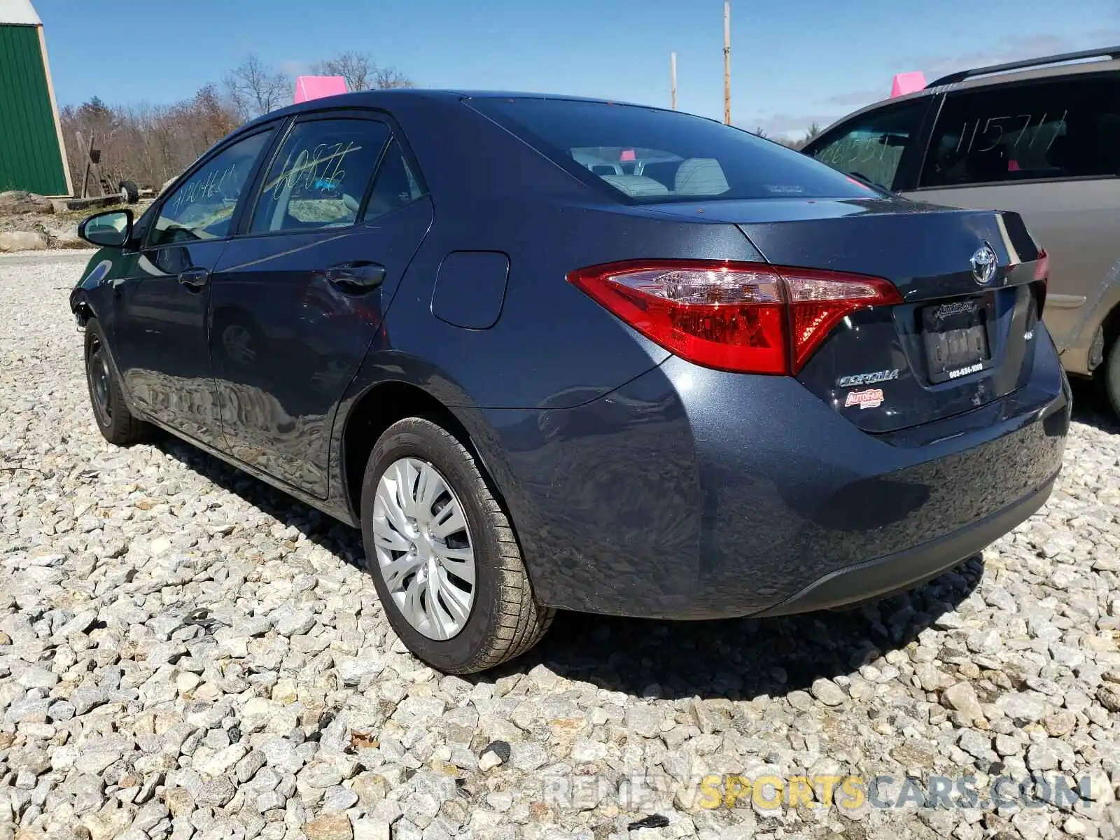 3 Photograph of a damaged car 2T1BURHE5KC228781 TOYOTA COROLLA 2019