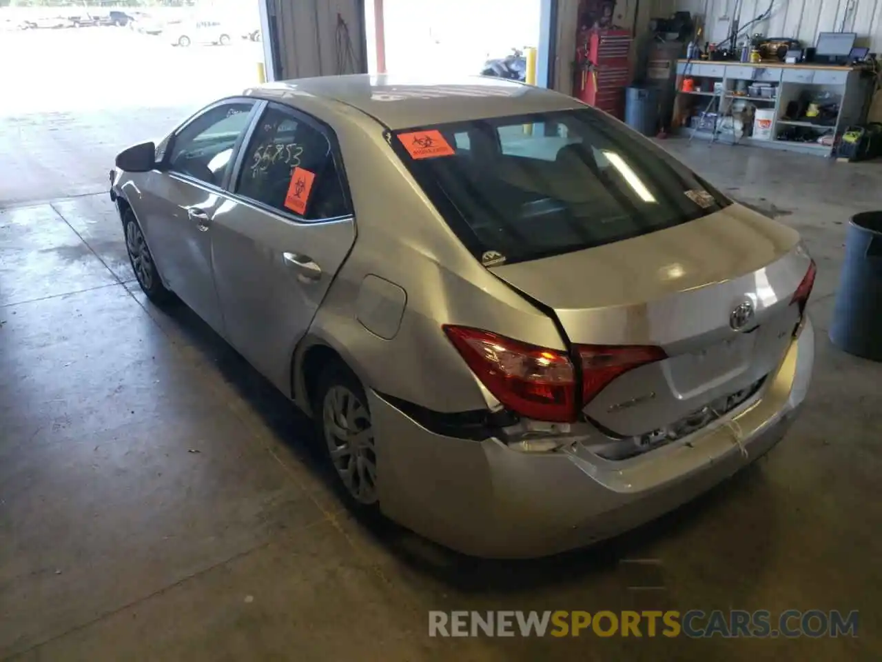 3 Photograph of a damaged car 2T1BURHE5KC233625 TOYOTA COROLLA 2019