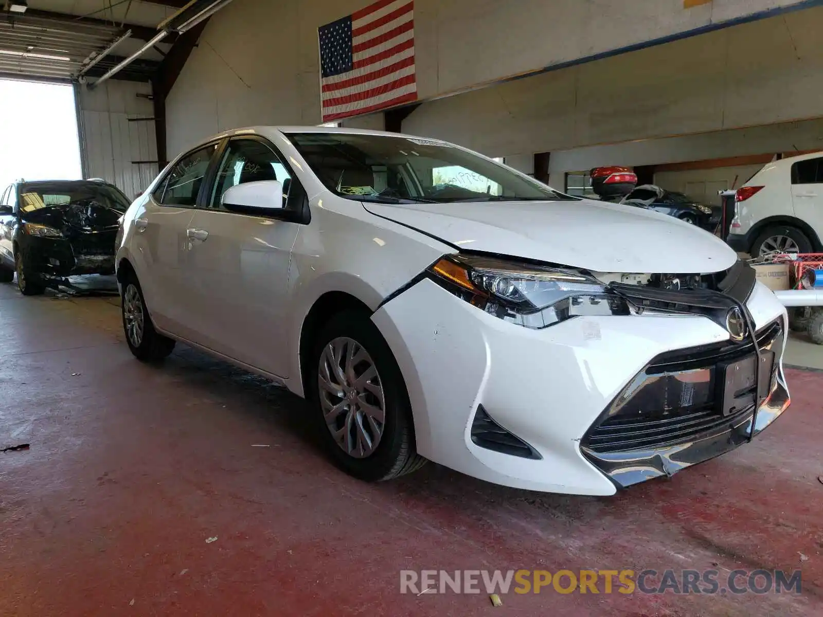 1 Photograph of a damaged car 2T1BURHE5KC237948 TOYOTA COROLLA 2019