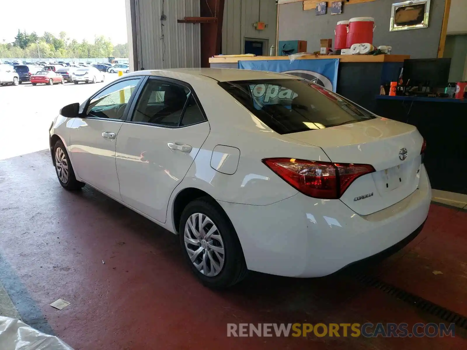 3 Photograph of a damaged car 2T1BURHE5KC237948 TOYOTA COROLLA 2019