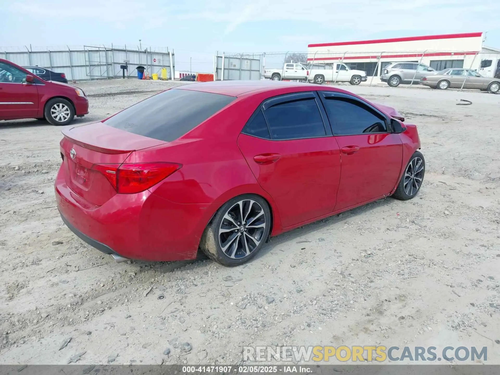4 Photograph of a damaged car 2T1BURHE5KC239490 TOYOTA COROLLA 2019