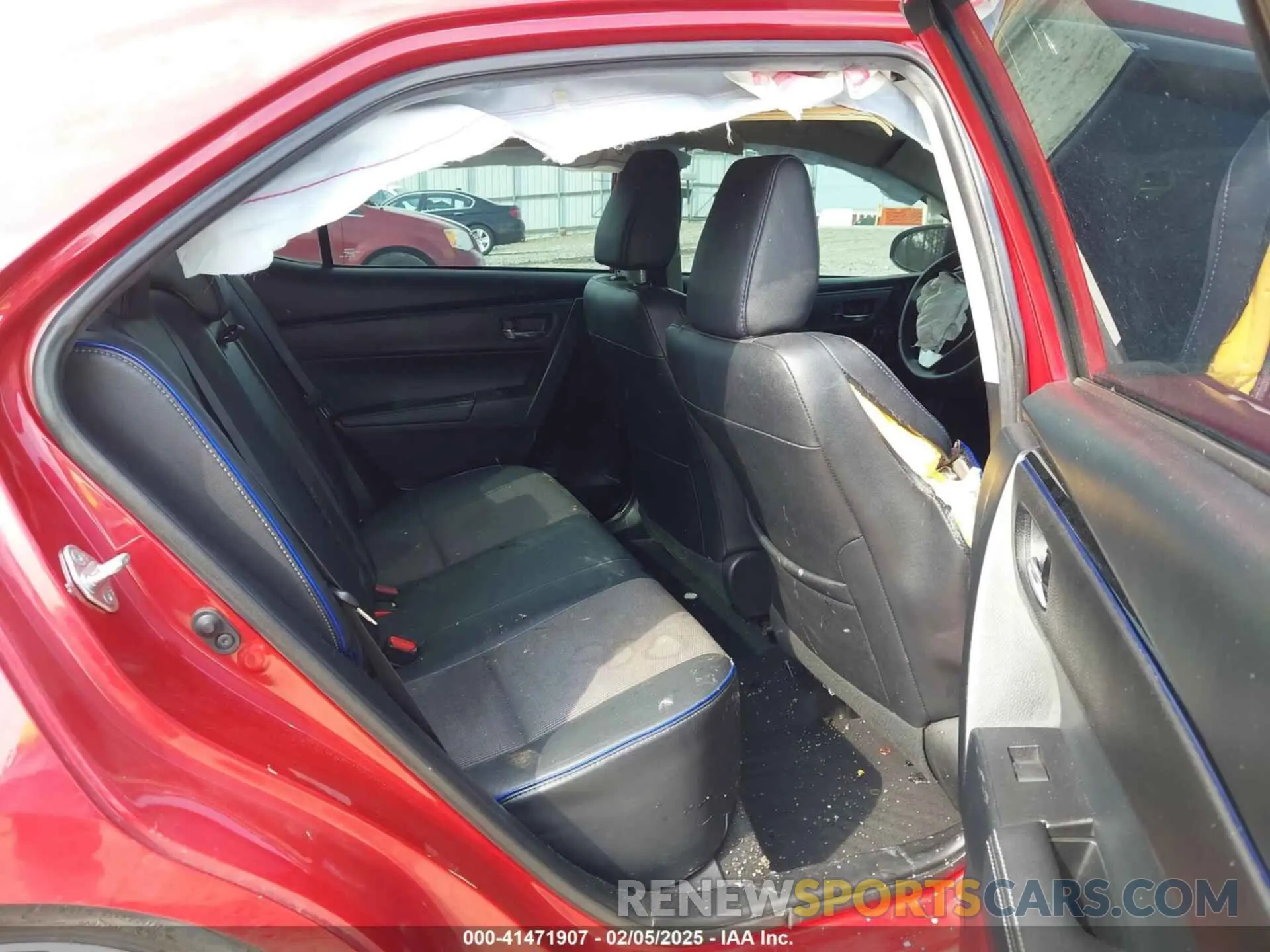 8 Photograph of a damaged car 2T1BURHE5KC239490 TOYOTA COROLLA 2019