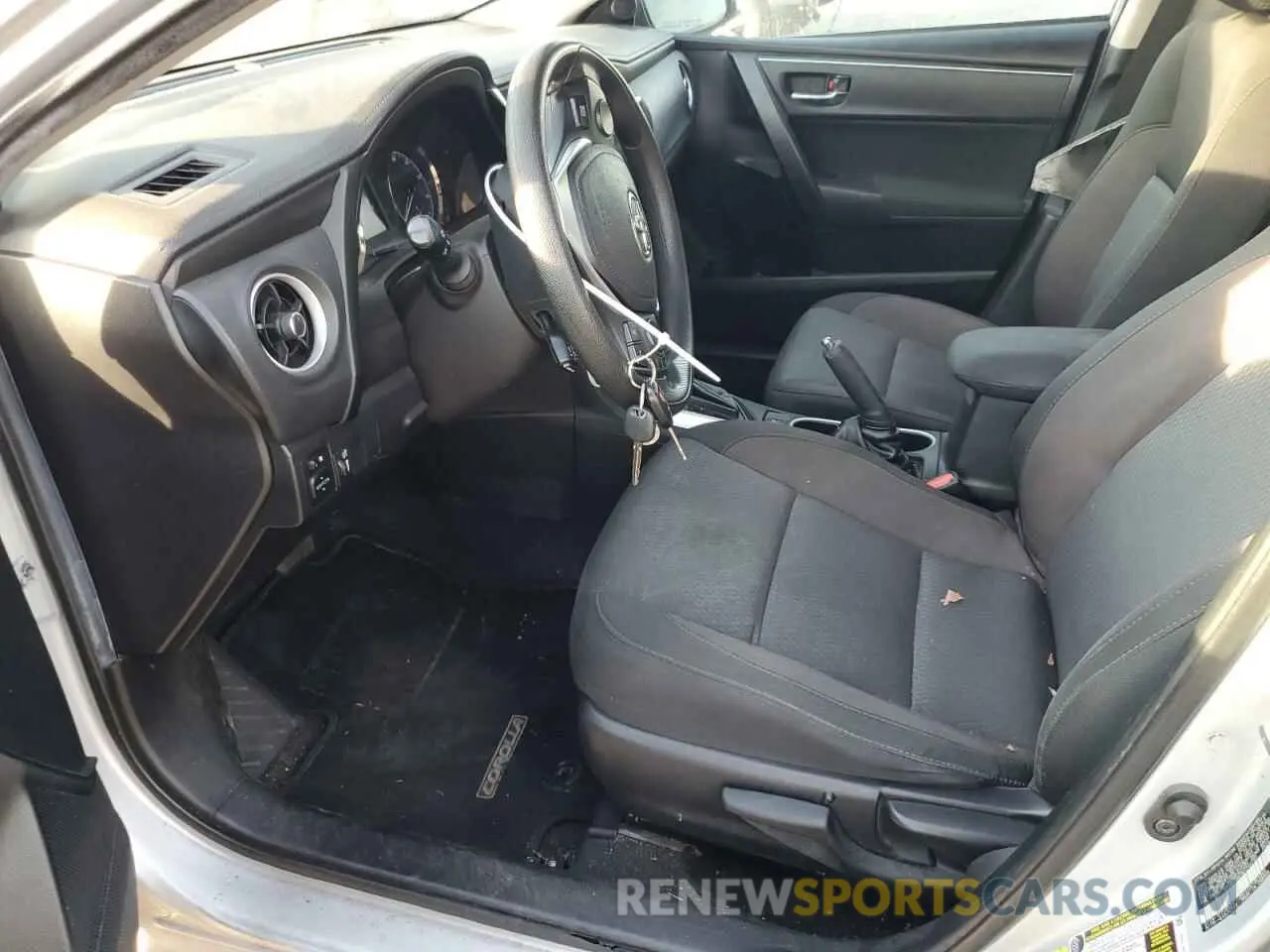 7 Photograph of a damaged car 2T1BURHE5KC240798 TOYOTA COROLLA 2019