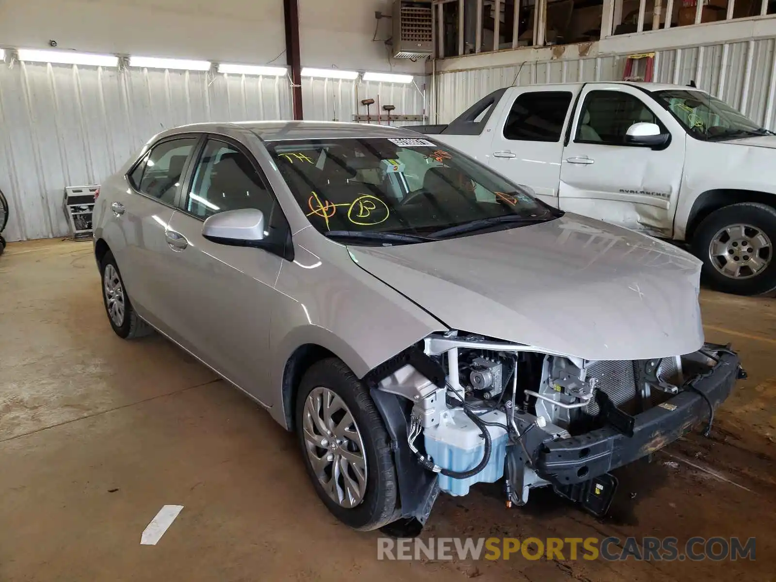 1 Photograph of a damaged car 2T1BURHE5KC242891 TOYOTA COROLLA 2019