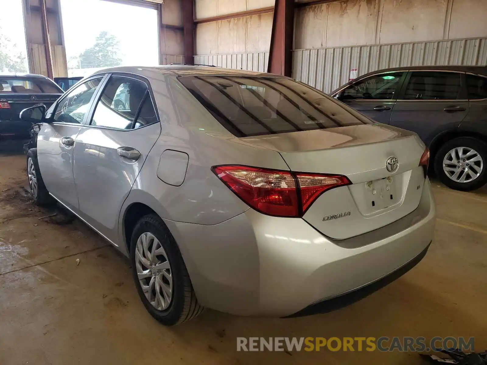 3 Photograph of a damaged car 2T1BURHE5KC242891 TOYOTA COROLLA 2019