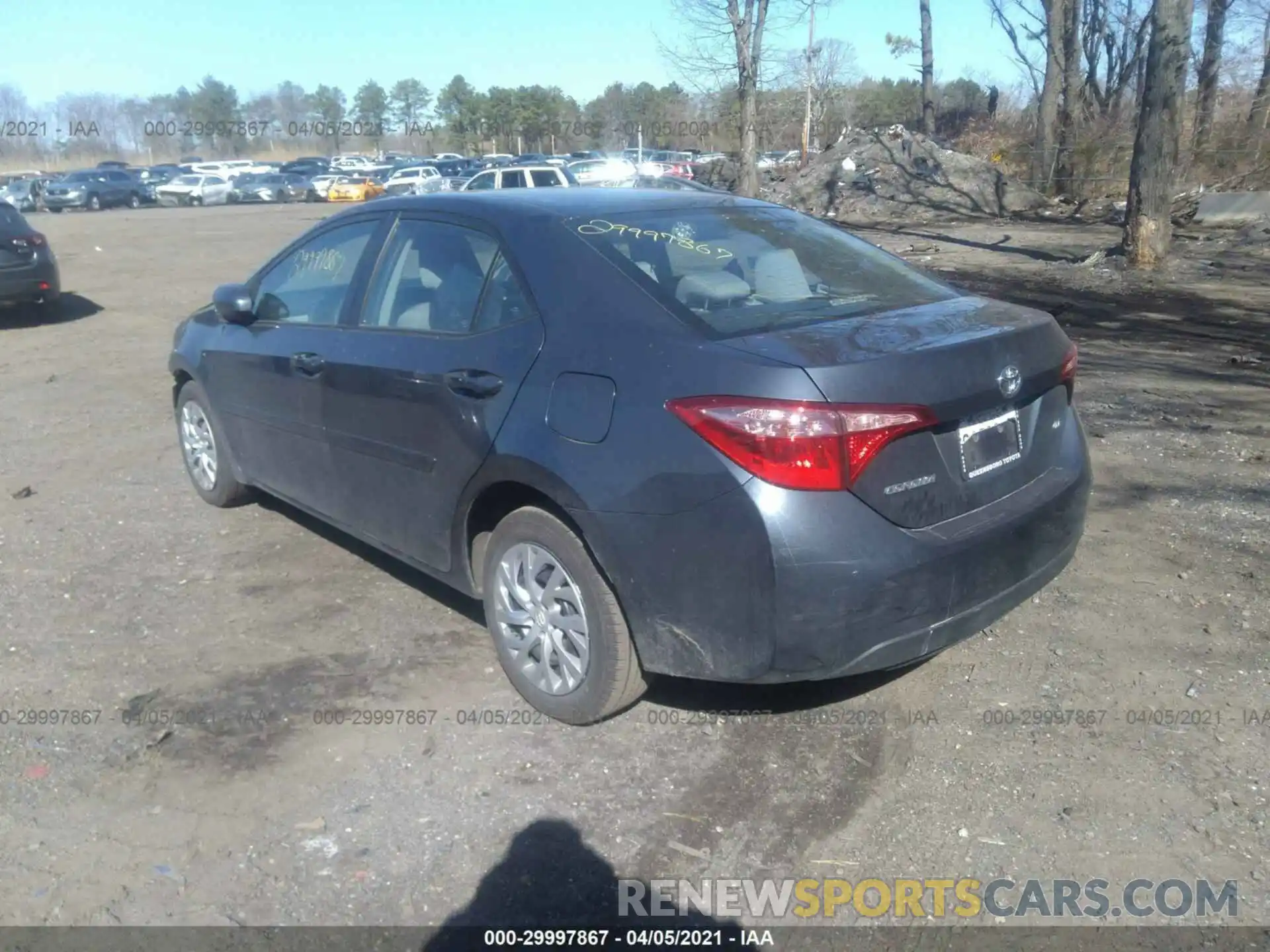 3 Photograph of a damaged car 2T1BURHE5KC243748 TOYOTA COROLLA 2019