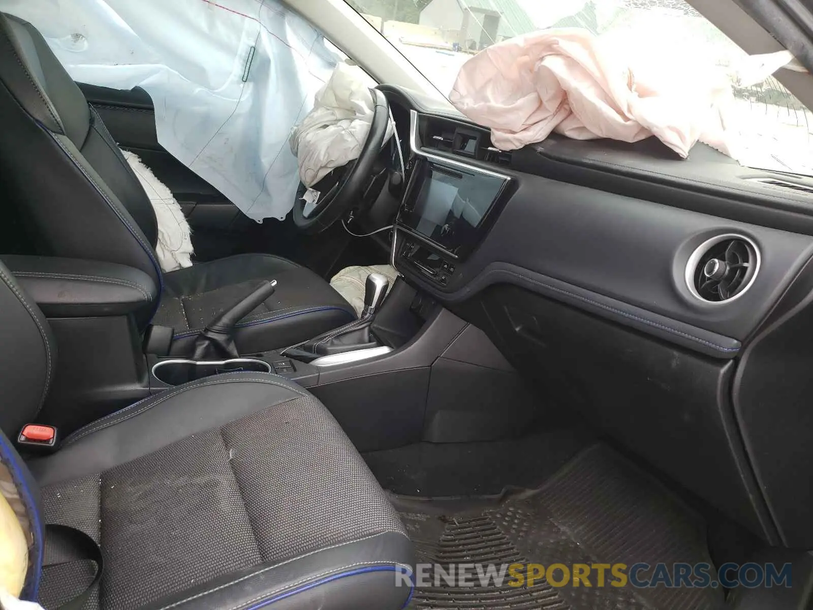 5 Photograph of a damaged car 2T1BURHE5KC246827 TOYOTA COROLLA 2019