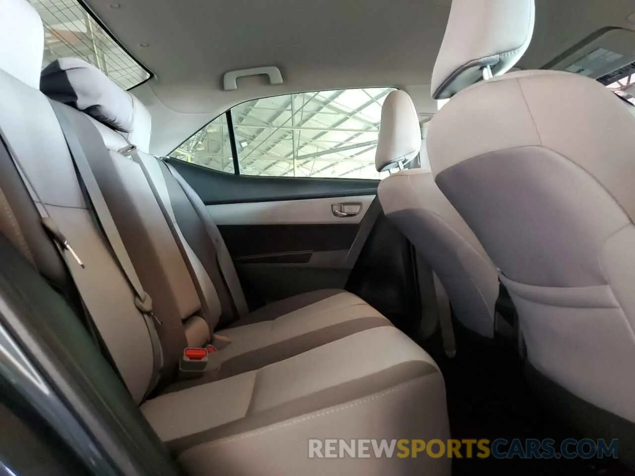 10 Photograph of a damaged car 2T1BURHE5KC247086 TOYOTA COROLLA 2019