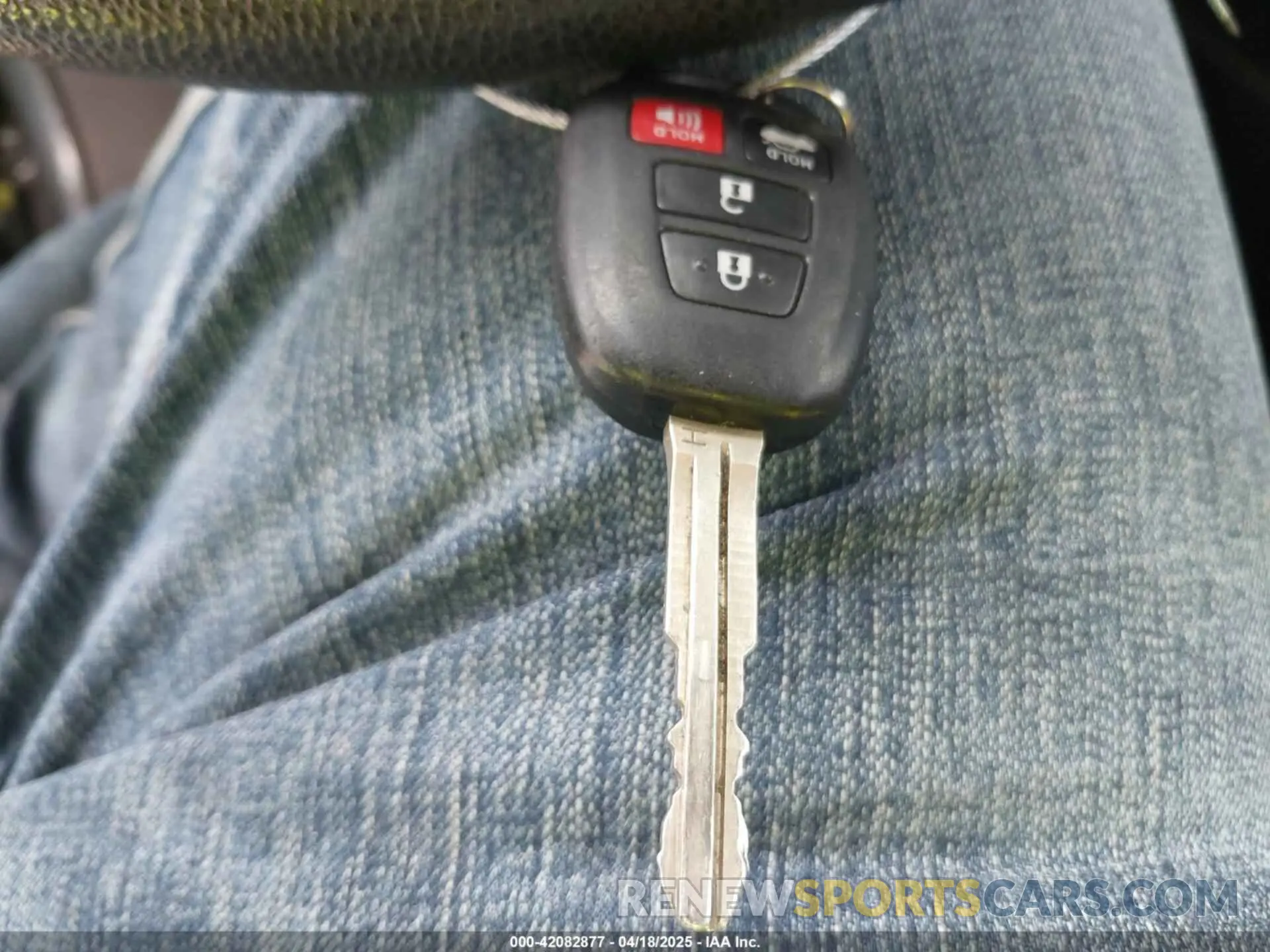 11 Photograph of a damaged car 2T1BURHE6KC125269 TOYOTA COROLLA 2019