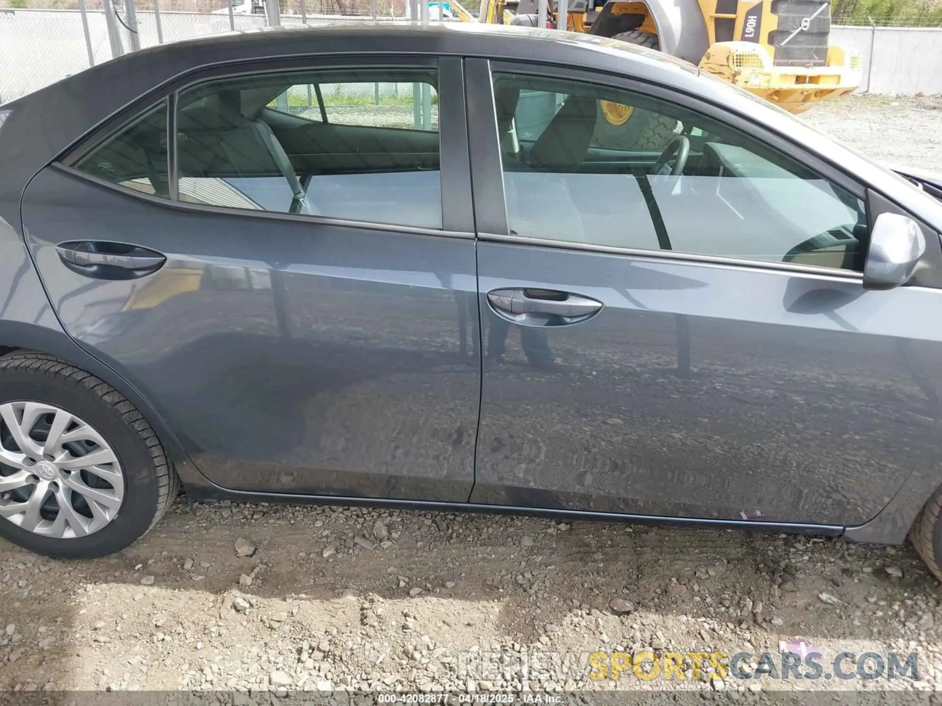 13 Photograph of a damaged car 2T1BURHE6KC125269 TOYOTA COROLLA 2019