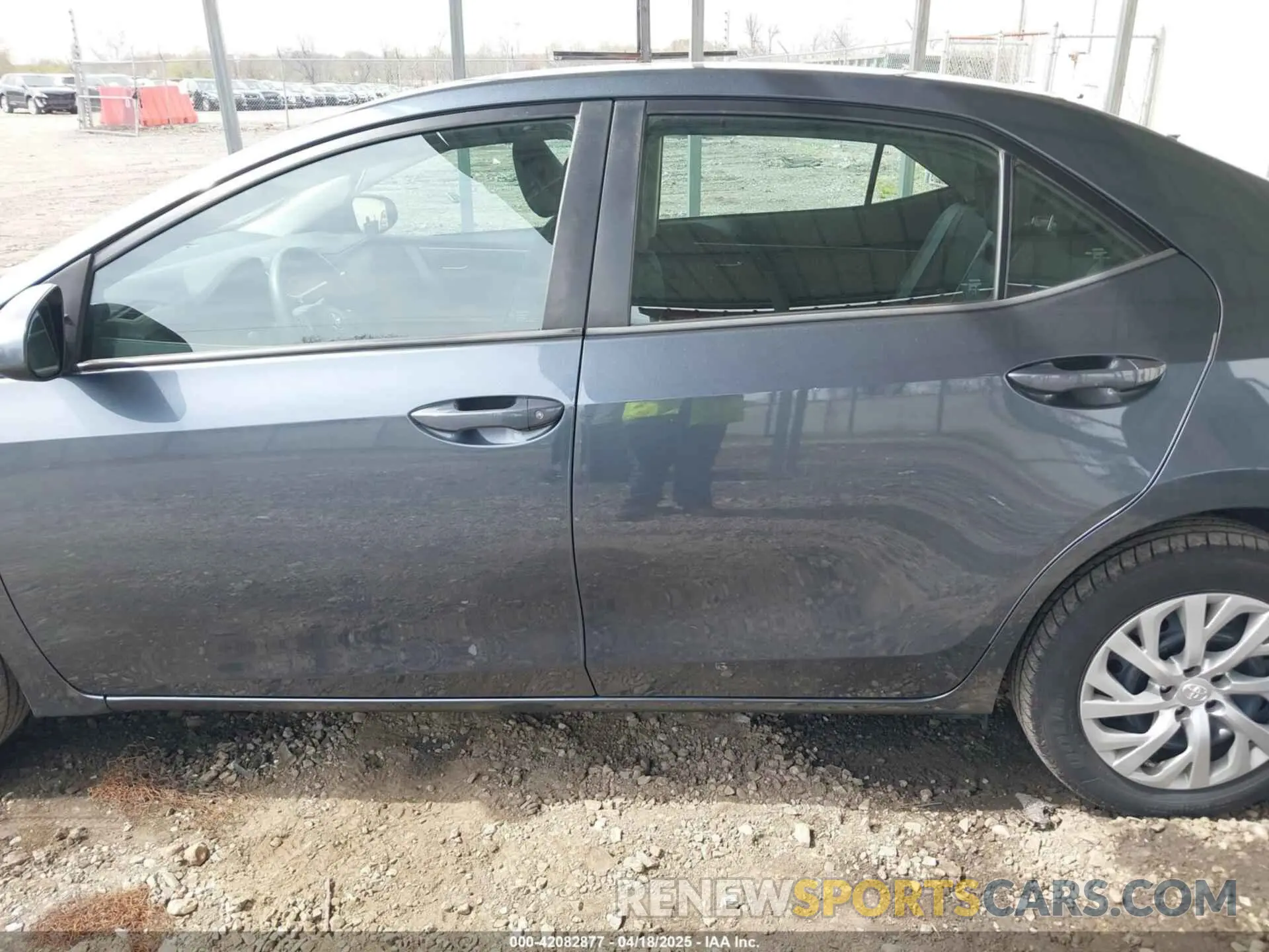 14 Photograph of a damaged car 2T1BURHE6KC125269 TOYOTA COROLLA 2019