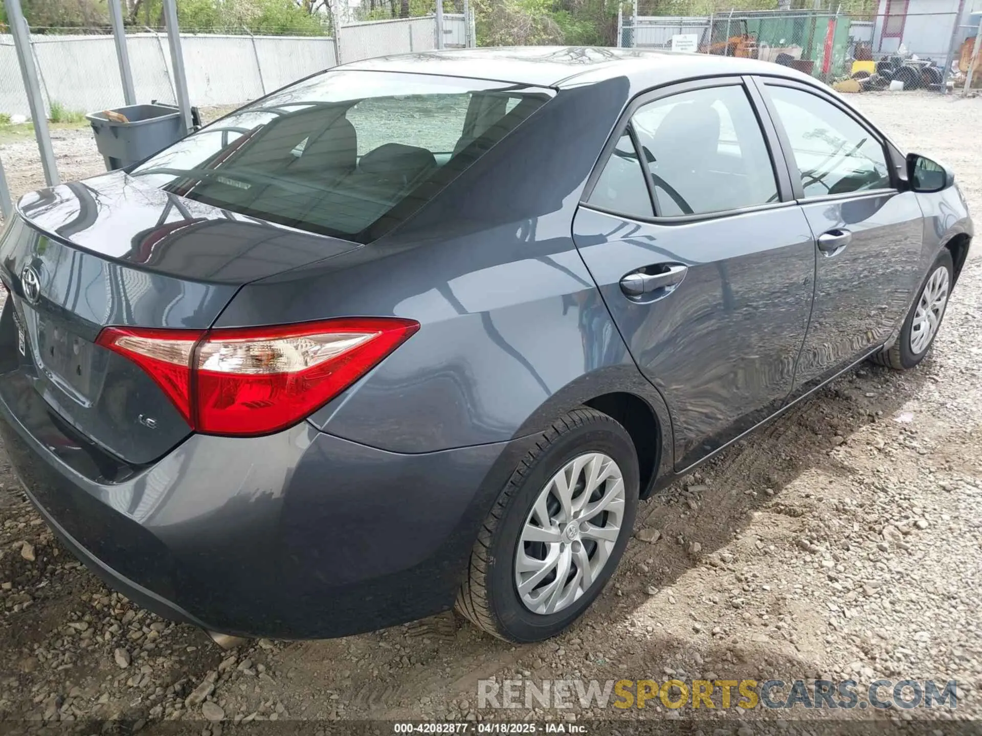 4 Photograph of a damaged car 2T1BURHE6KC125269 TOYOTA COROLLA 2019