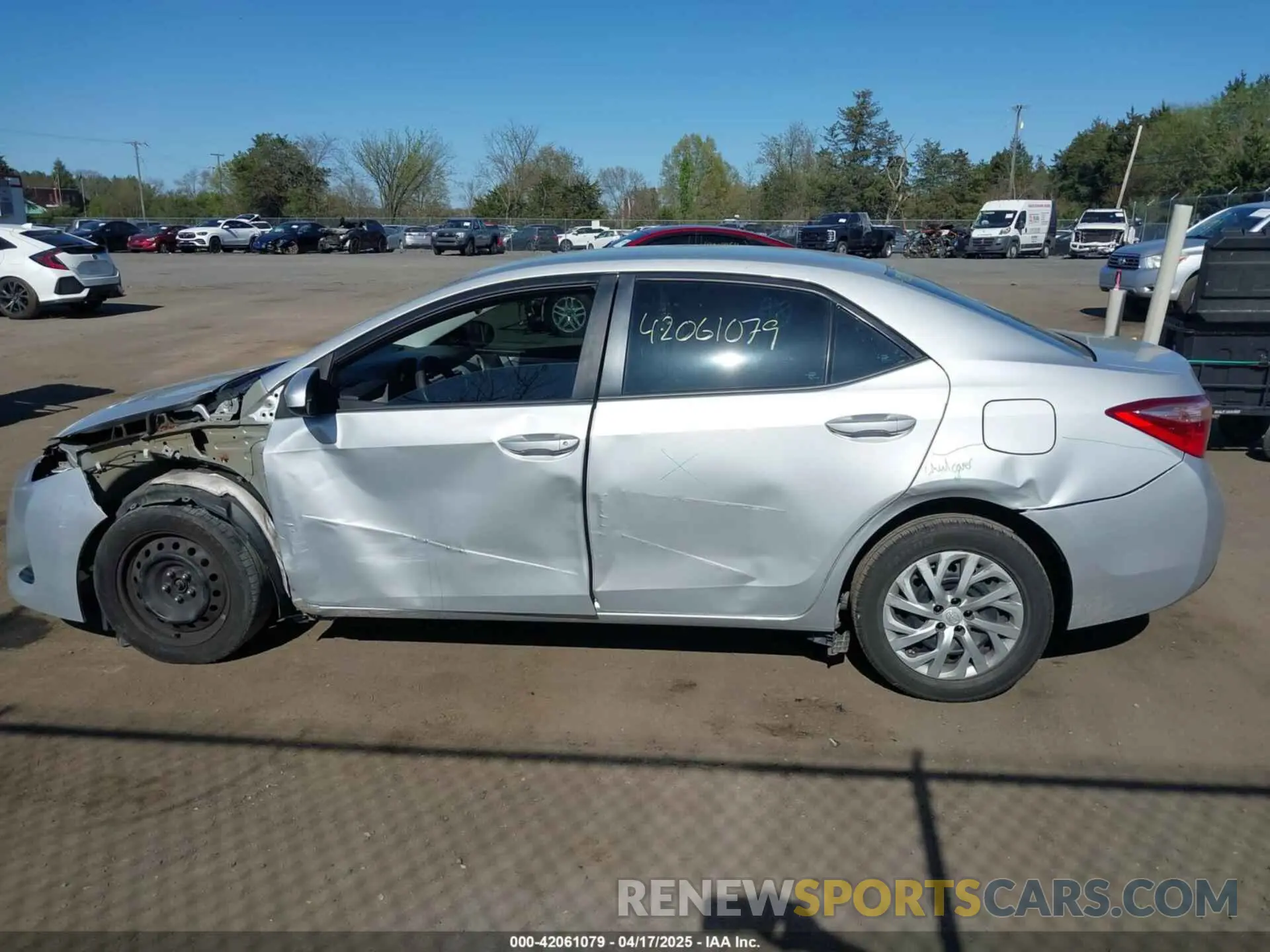 14 Photograph of a damaged car 2T1BURHE6KC134196 TOYOTA COROLLA 2019